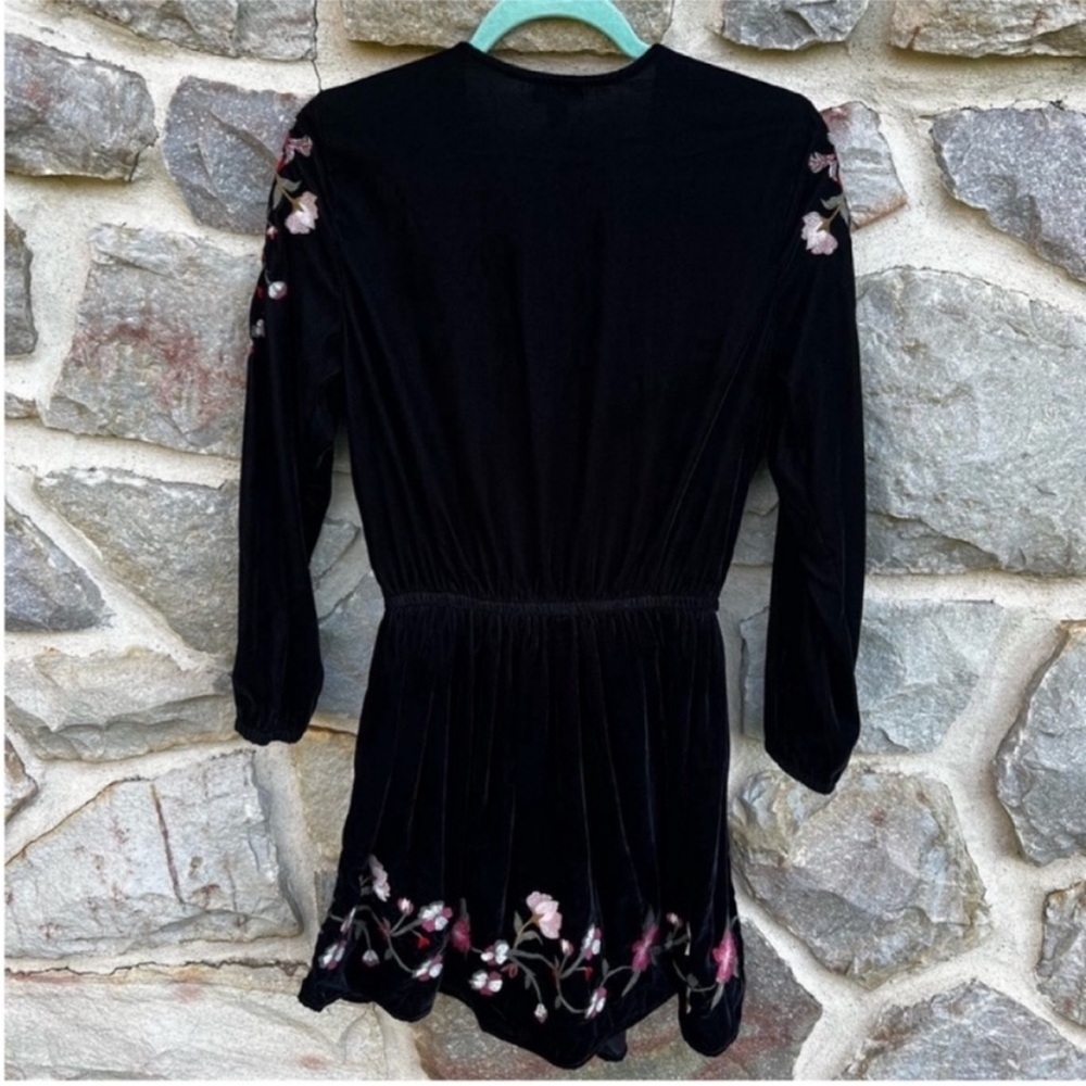 a.n.a Black Velvet Floral Embroidered Long Sleeve Boho Dress Medium - Picture 3 of 13